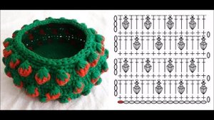 Корзинки с цветами тюльпанами клубничками крючком из трикотажной пряжи - идеи и схемы для вязания