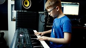 Менуэт - И. Гесслер 1й класс муз школы