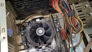 не работает компьютер, клиент  сам поменял охлаждение., ,