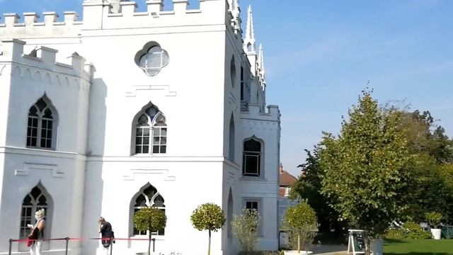 Strawberry Hill House смотреть онлайн