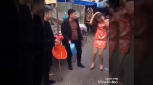 Что делают девочки чтобы понравится мальчику