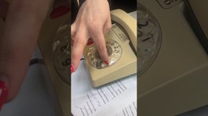 Современные дети и старый телефон