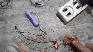 Контроллер и индикатор зарядки для  Li-Ion 18650 аккумулятора