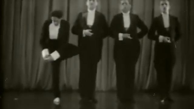 (1930) The Fox Has Left Its Lair смотреть онлайн