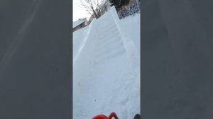 Заливаем детскую горку водой, показываем рабочий момент.  Температура воды на данной горке 14-16°