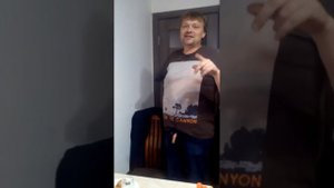 Анекдот про писающего однорукого