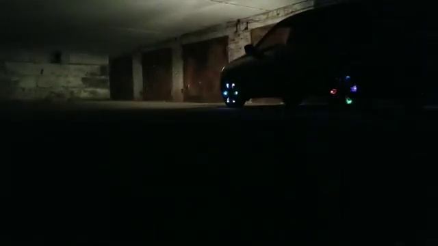 Светодиодные самодельные колпаки на Ладу Гранту. смотреть онлайн