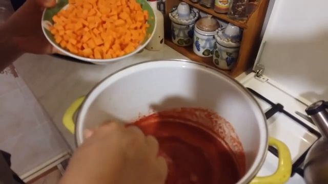 Фасоль в томатном соусе с овощами на зиму.