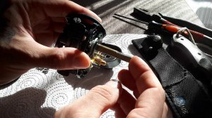 Ответ на комментарий "люфт оси" катушки Falcon SeaKnight