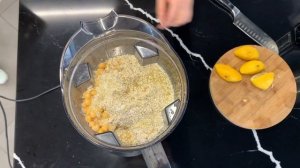 Хумус с запеченными овощами в Nutribullet NBF500DG.
