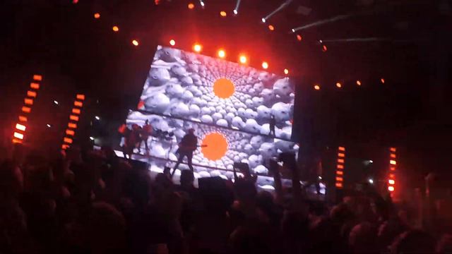 Bring Me The Horizon - Throne Live SPb 02.06.2020 смотреть онлайн