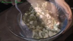 Заливной пирог на кефире с яйцом и зеленым луком