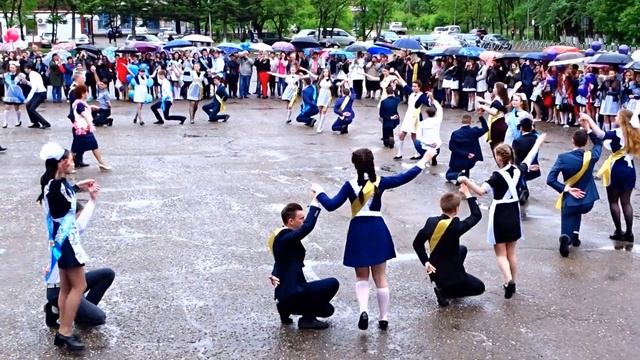 Последний вальс выпускников Покровской средней школы-25.05.17г.(авт.Игорь Жабский)