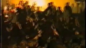 Егор Летов - ОХРАННИКИ БЬЮТ ФАНАТОВ