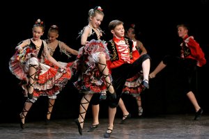 Арагонская хота, ансамбль "Ритмы детства". Aragonese jota, ensemble "Rhythms of Childhood".