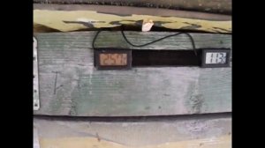 меньше беспокойте зимой пчел осмотрами - установленный прибор в улей показывает вред осмотров