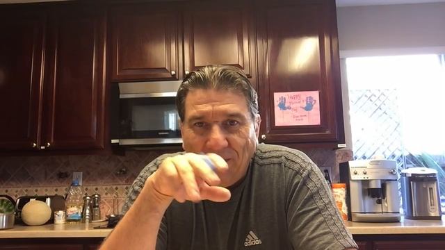 100 еще раз с праздником, ответы. Сувениры смотреть онлайн