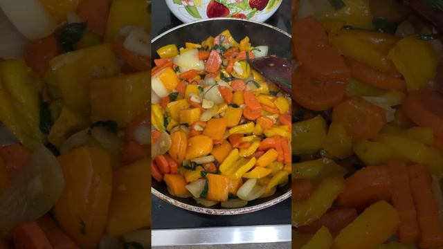 Легкая овощная закуска с отварным картофелем на ужин . смотреть онлайн