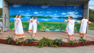 МБУК "Толпуховский СДК" - анс. Цветная карусель -танец "Реченька"