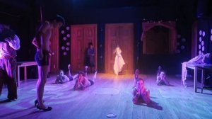 Танец мужчин на каблуках, "Скрипка, бубен и утюг"