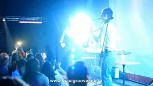 Maxigroove - Alone (Live from Concert)