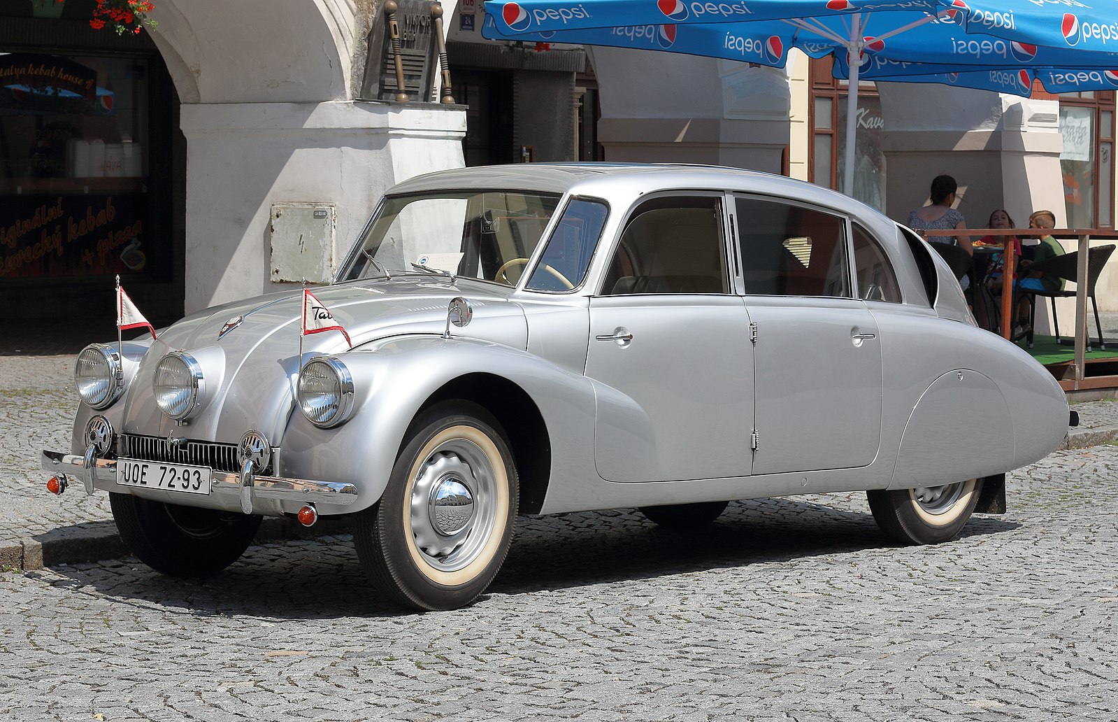 История заднемоторных легковых автомобилей Tatra.