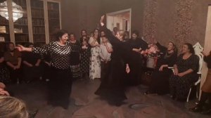 Цыганки танцуют дома ⚜️⚜️⚜️