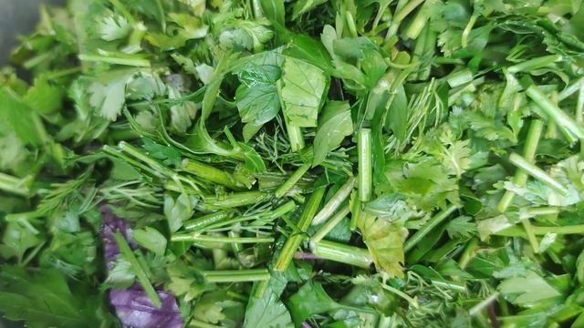 ЗАГОТОВКА НА ЗИМУ!!! НЕВЕРОЯТНО ВКУСНЫЙ И ПОЛЕЗНЫЙ СОУС ИЗ ЗЕЛЕНИ И ПОМИДОР??? !!!