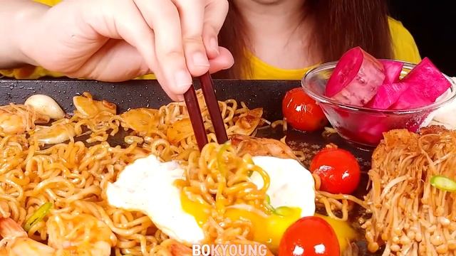 ASMR (요리먹방) 인도네시아 라면 미고랭을 알 새우칩과 같이 먹으면 JMT, 미고랭맛 팽이버섯, 새우튀김 먹방