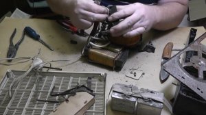 Разборка советского стабилизатора напряжения. Добыча цветного металла.