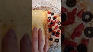 Закрытая пицца на лепешке из магазина за пару минут