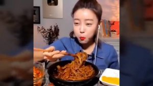 Asmr-Корейцы едят корейскую еду