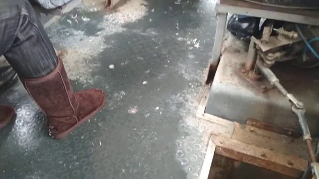 Сумь, у маршрутки сорвало кран и начал выходить газ смотреть онлайн