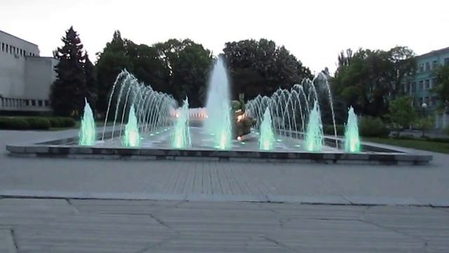 Днепропетровск. Фонтан Оперного. смотреть онлайн