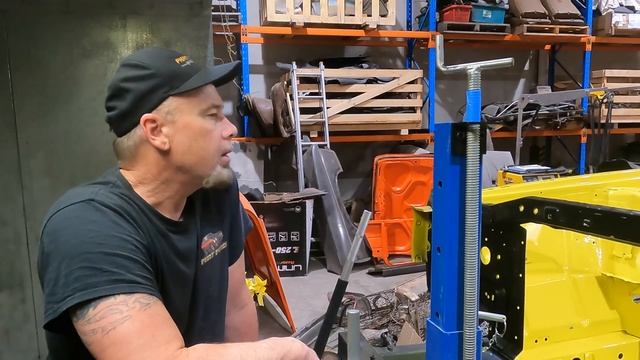 Falcon XB GT Coupe - Engine Bay restoration смотреть онлайн