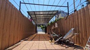 4 навеса из профильного поликарбоната монолитного.