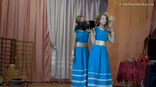 Театр зверей Кошка в лукошке. Выступление в с 1-Михайловка смотреть онлайн