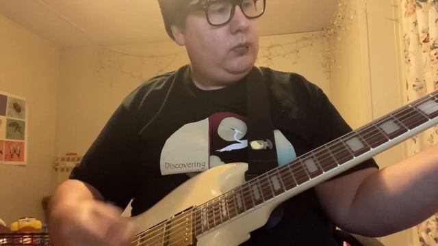 Regular Guitar to Bass VI just by changing the strings смотреть онлайн