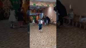 Игра " Прогулка  и дождик "