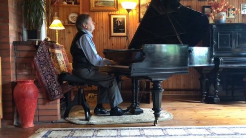 Солодахин В.М. Vladimir Solodahin plays Schumann Bunte Blätter op.99 No4 Ziemlich langsam