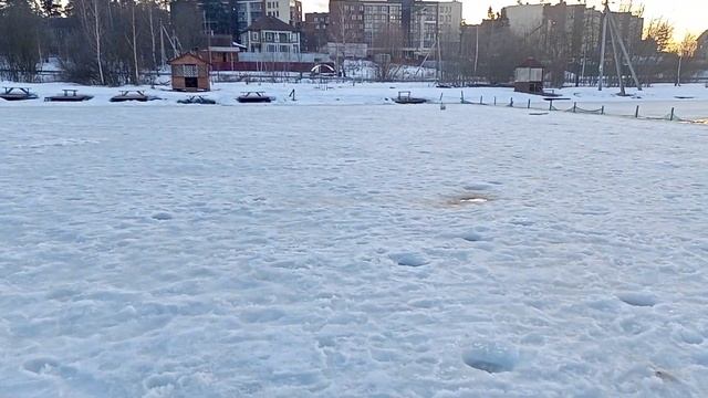 Светлые Горы. Ледовая обстановка (малый водоём) 22.03.2023 смотреть онлайн