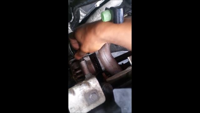 2004 Ford Focus zx4 Alternator Removal смотреть онлайн