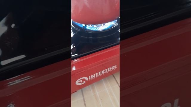 Кипячу воду! Переносная, портативная газовая плитка Intertool GS-0001. Распаковка и тест.
