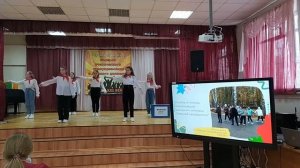 Творческое выступление команды школьного самоуправления "РАЗУМ" на конкурсе "Лидер 21 века"
