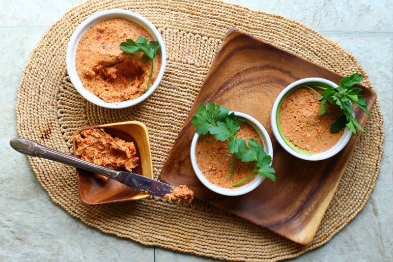 Вкусные рецепты. Паштет из помидор и семечек.