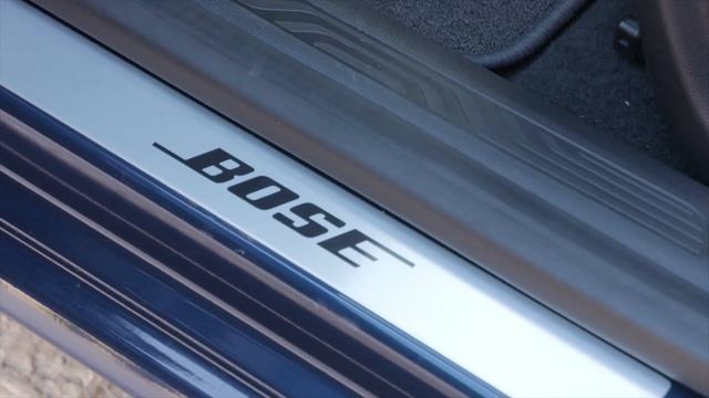 Renault Megane Sport Tourer смотреть онлайн