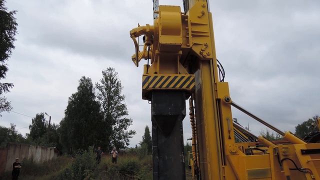 машина МС-1 для вибропогружения свайных фундаментов