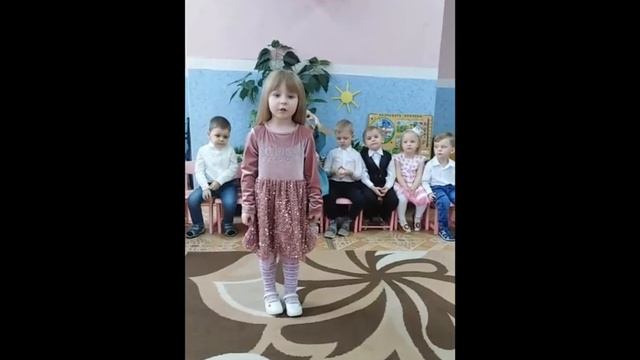 Видео поздравление от воспитанников 2 младшей группы "Солнышко" с 8 Марта смотреть онлайн