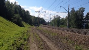 переход через ЖД на Обском море. поезда, звук стерео.
