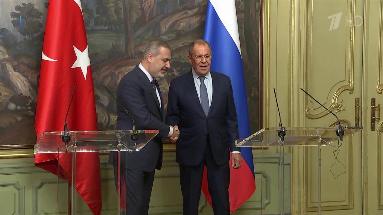 Министры иностранных дел России и Турции обсудили повестку будущей встречи лидеров двух стран